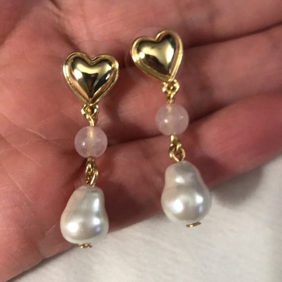 🌸NEW🌸 Talbots Gold Heart and Pearl Tier Drop Earrings - Picture 2 of 9